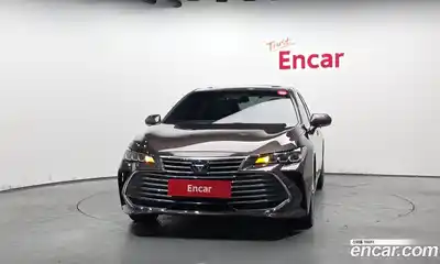 Toyota Avalon 2019 2.5 Автомат в Москве № 170311, миниатюра 3