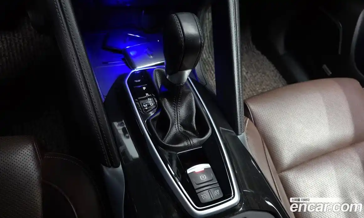 Renault QM6 2017 2.0 Автомат в Москве № 182802, фото 9