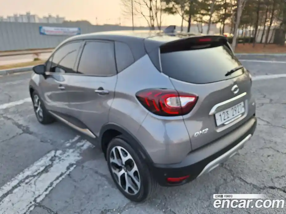 Renault QM3 2018 1.5 Автомат в Москве № 185957, фото 4