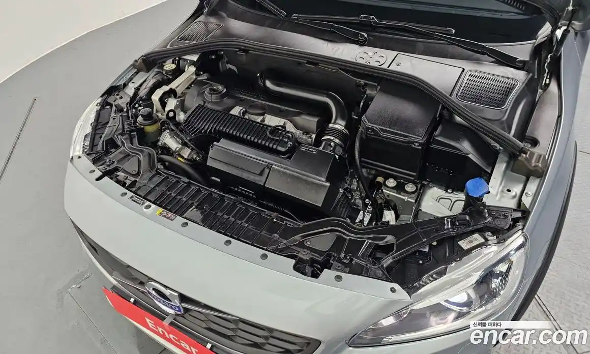 Volvo V60 2016 2.5 Автомат в Москве № 197073, фото 12