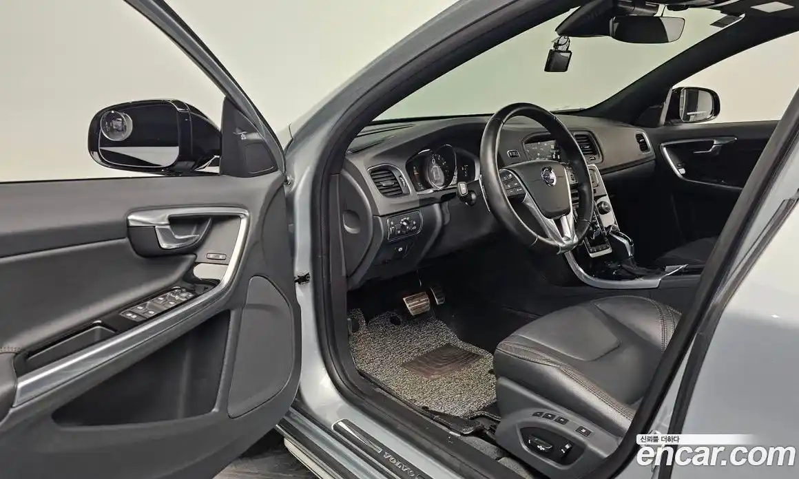 Volvo V60 2016 2.5 Автомат в Москве № 197073, фото 15