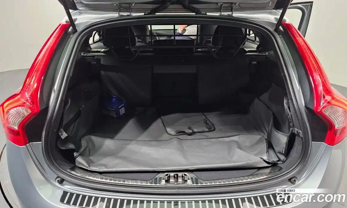 Volvo V60 2016 2.5 Автомат в Москве № 197073, фото 8