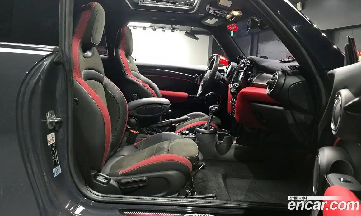 Mini Cooper 2019 2.0 Автомат в Москве № 198470, фото 4