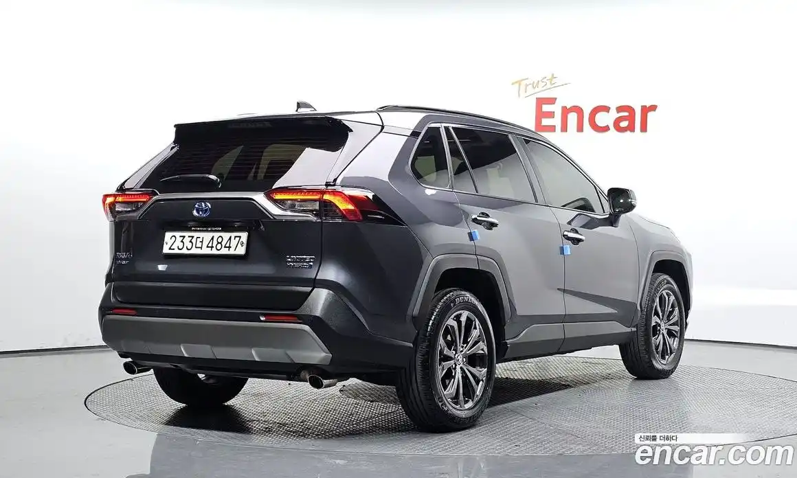 Toyota RAV4 2023 2.5 Автомат в Москве № 199532, фото 13