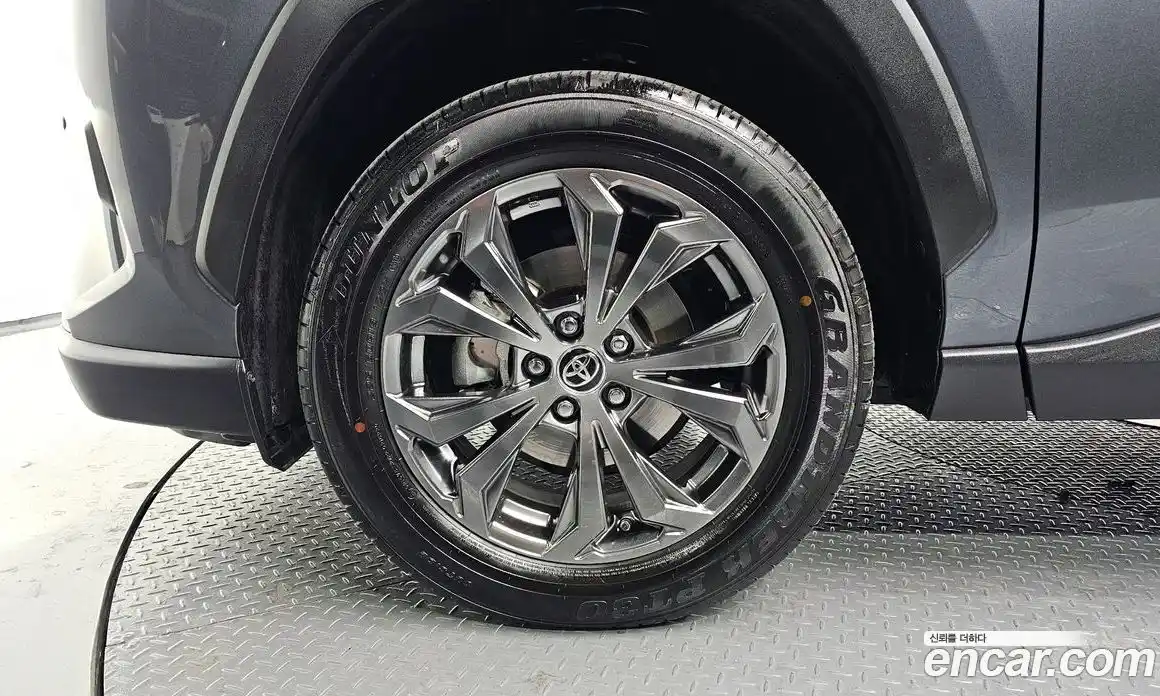 Toyota RAV4 2023 2.5 Автомат в Москве № 199532, фото 16