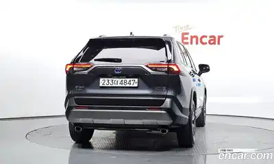 Toyota RAV4 2023 2.5 Автомат в Москве № 199532, миниатюра 2