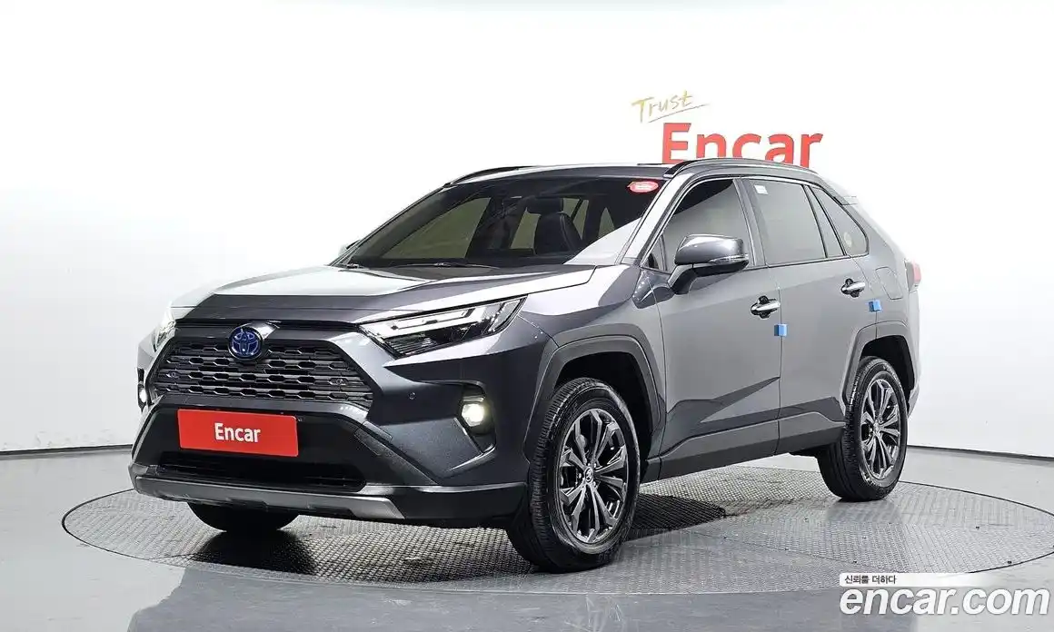 Toyota RAV4 2023 2.5 Автомат в Москве № 199532, фото 8