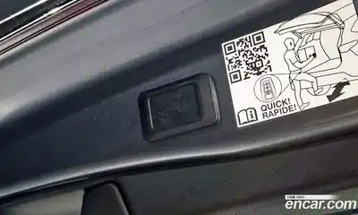 Toyota RAV4 2023 2.5 Автомат в Москве № 199532, миниатюра 9