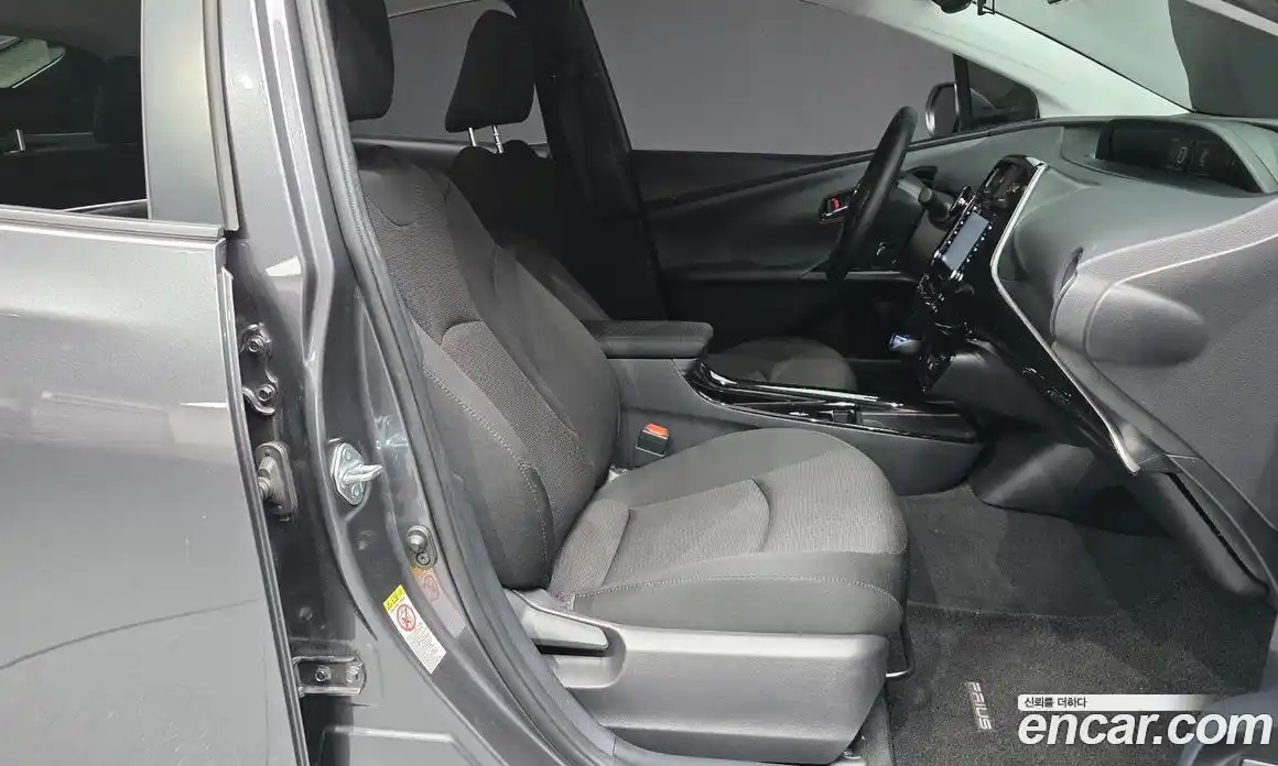 Toyota Prius 2021 1.8 Автомат в Москве № 199641, фото 11