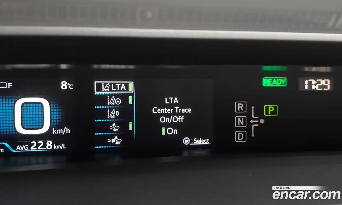 Toyota Prius 2021 1.8 Автомат в Москве № 199641, фото 16