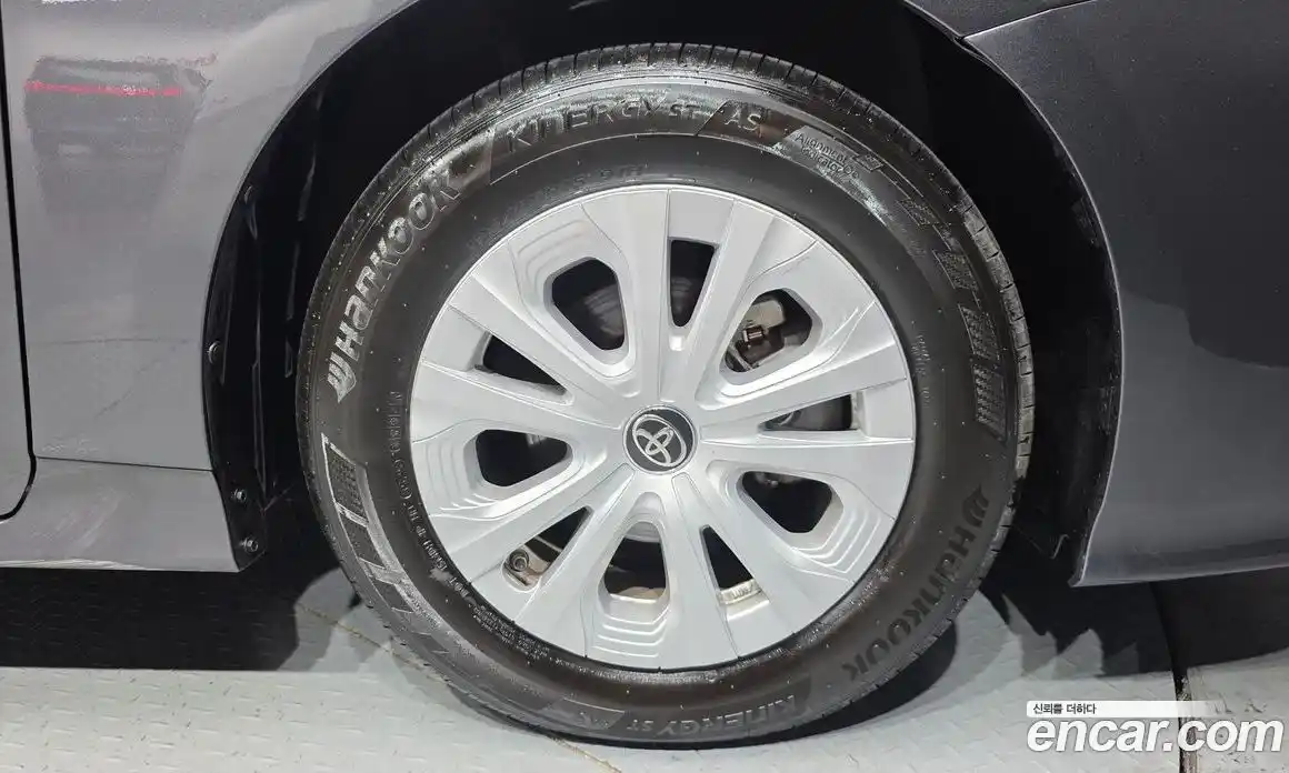 Toyota Prius 2021 1.8 Автомат в Москве № 199641, фото 5