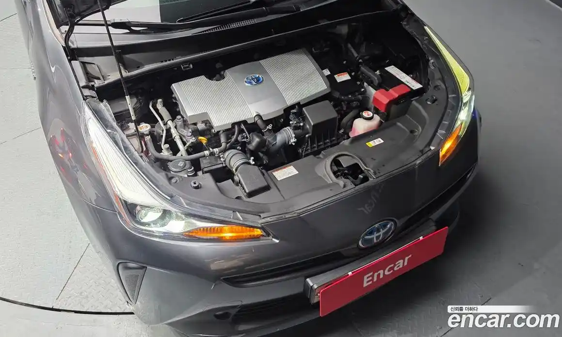 Toyota Prius 2021 1.8 Автомат в Москве № 199641, фото 6