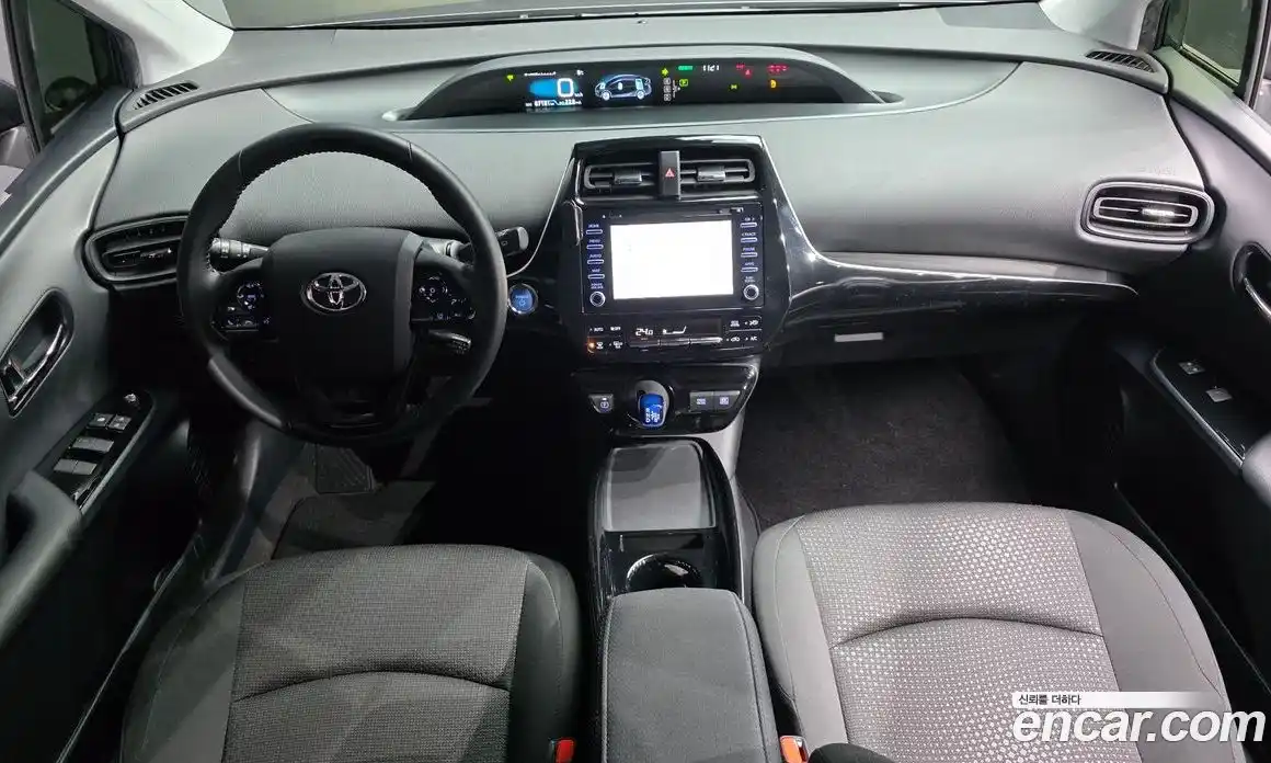 Toyota Prius 2021 1.8 Автомат в Москве № 199641, фото 7