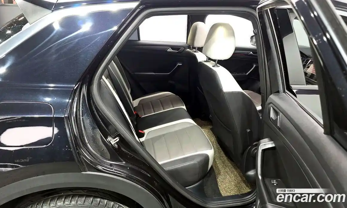 Volkswagen T-Roc 2021 2.0 Автомат в Москве № 214947, фото 11