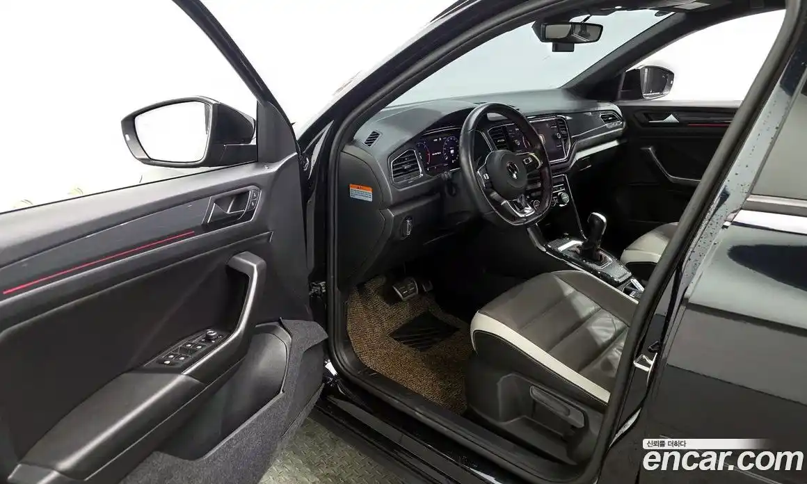 Volkswagen T-Roc 2021 2.0 Автомат в Москве № 214947, фото 15