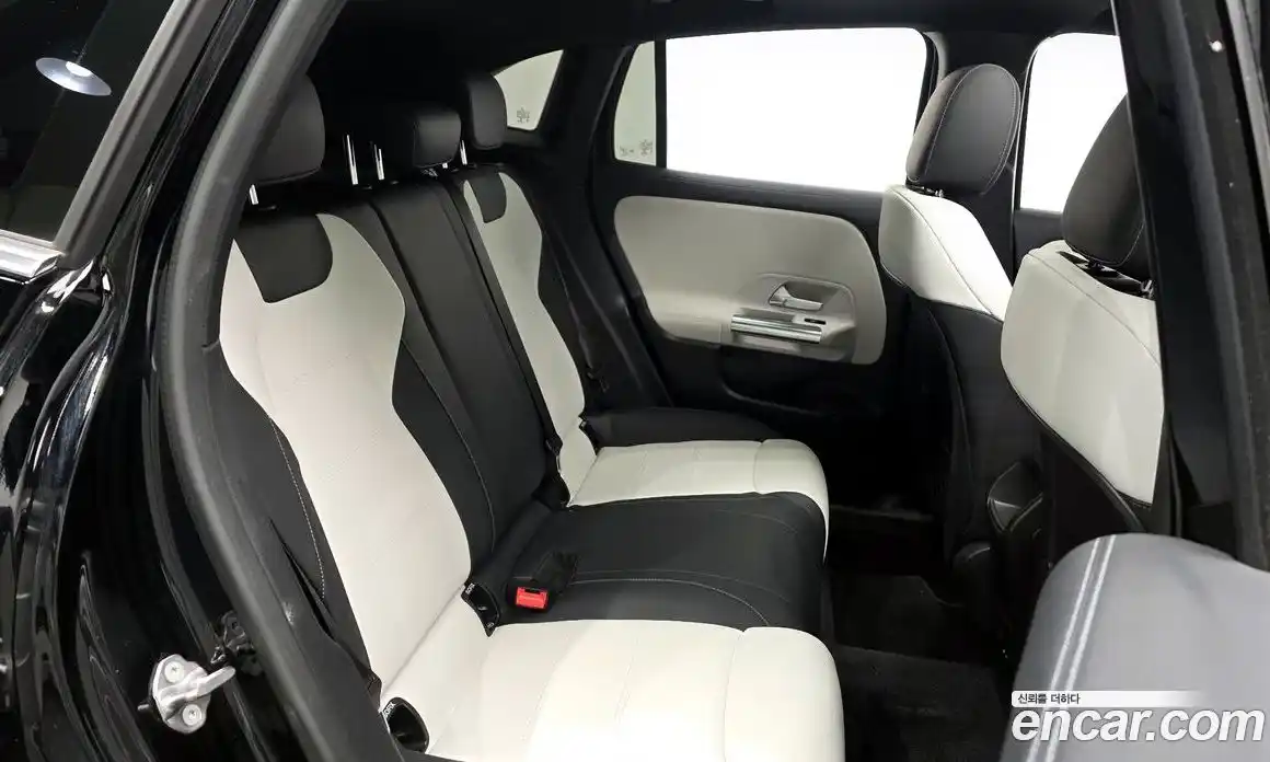 Mercedes-Benz GLA-Class 2021 2.0 Автомат в Москве № 221804, фото 13