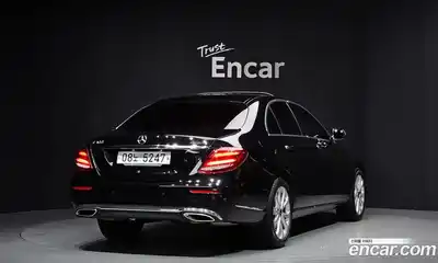 Mercedes-Benz E-Class 2018 2.0 Автомат в Москве № 223019, миниатюра 2