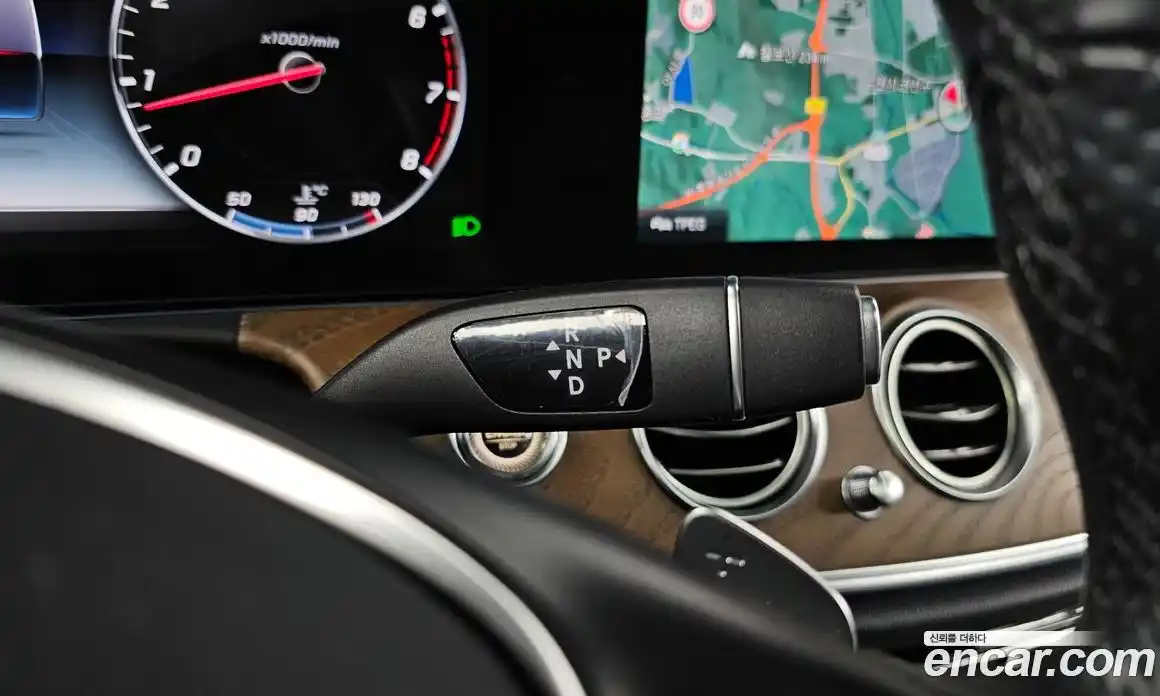 Mercedes-Benz E-Class 2018 2.0 Автомат в Москве № 223019, фото 9