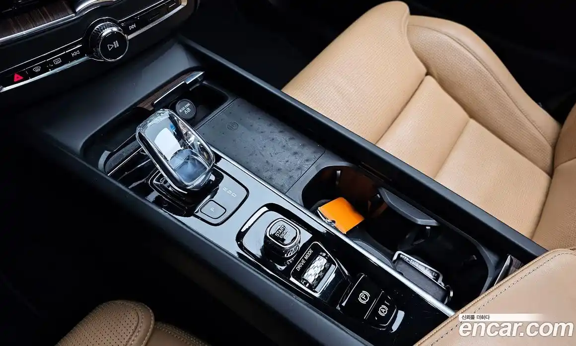 Volvo XC60 2021 2.0 Автомат в Москве № 230385, фото 9