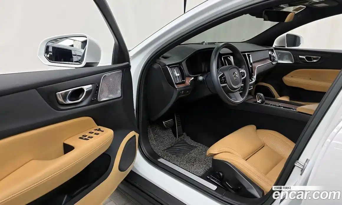 Volvo V60 2022 2.0 Автомат в Москве № 230401, фото 16