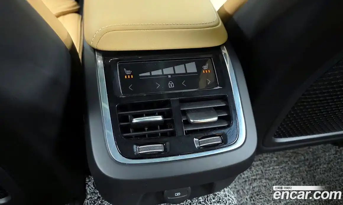 Volvo V60 2022 2.0 Автомат в Москве № 230401, фото 7