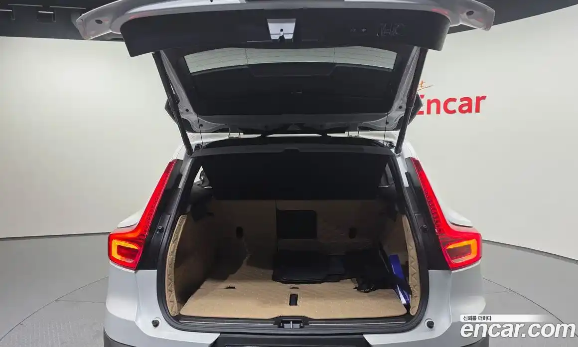 Volvo XC40 2021 2.0 Автомат в Москве № 230597, фото 20