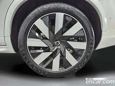 Volvo XC90 2024 2.0 Автомат в Москве № 230849, миниатюра 5