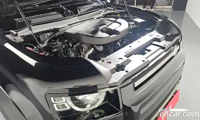 Land Rover Defender, 2024