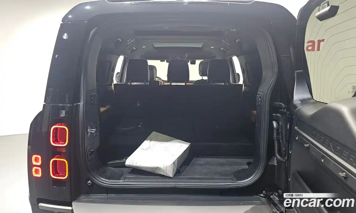 Land Rover Defender 2024 3.0 Автомат в Москве № 231223, фото 10