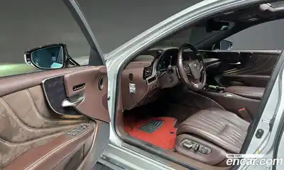 Lexus LS 2018 3.5 Автомат в Москве № 232059, миниатюра 12