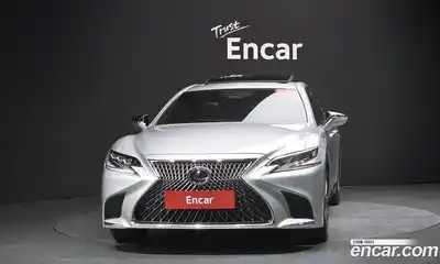 Lexus LS 2018 3.5 Автомат в Москве № 232059, миниатюра 9