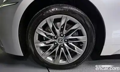 Lexus LS 2018 3.5 Автомат в Москве № 232059, миниатюра 10
