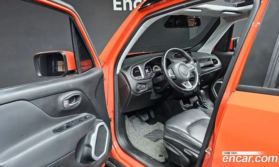 Jeep Renegade 2018 2.4 Автомат в Москве № 232443, фото 12