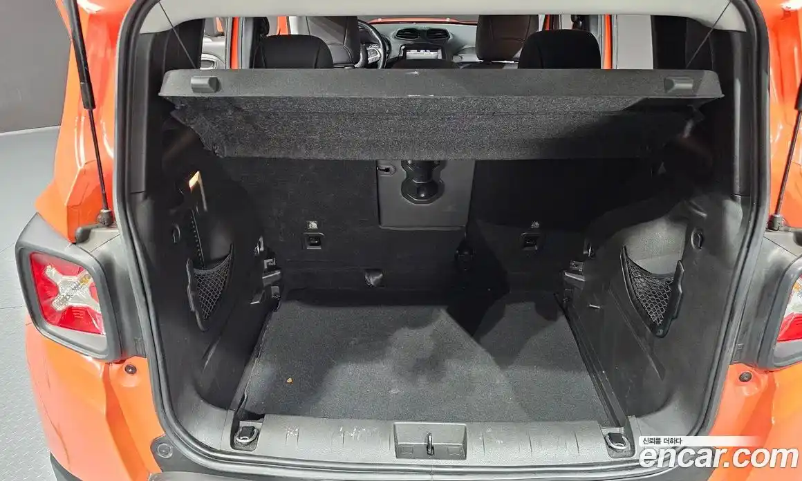 Jeep Renegade 2018 2.4 Автомат в Москве № 232443, фото 14