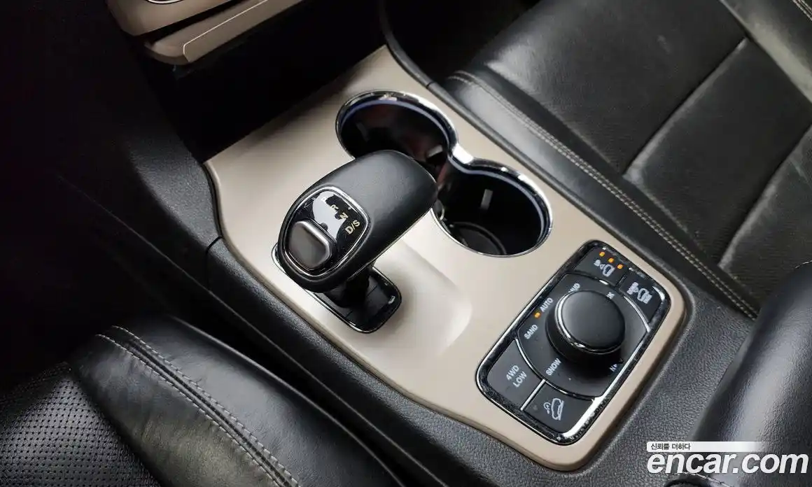 Jeep Cherokee 2014 3.0 Автомат в Москве № 232717, фото 16