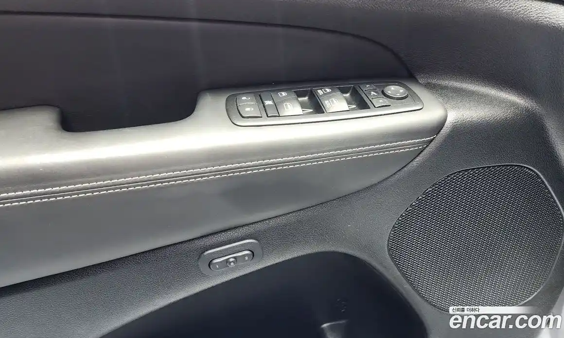 Jeep Cherokee 2014 3.0 Автомат в Москве № 232717, фото 3