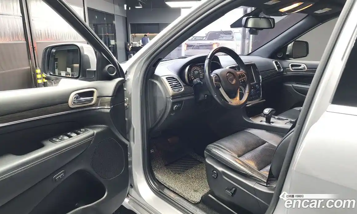 Jeep Cherokee 2014 3.0 Автомат в Москве № 232717, фото 5