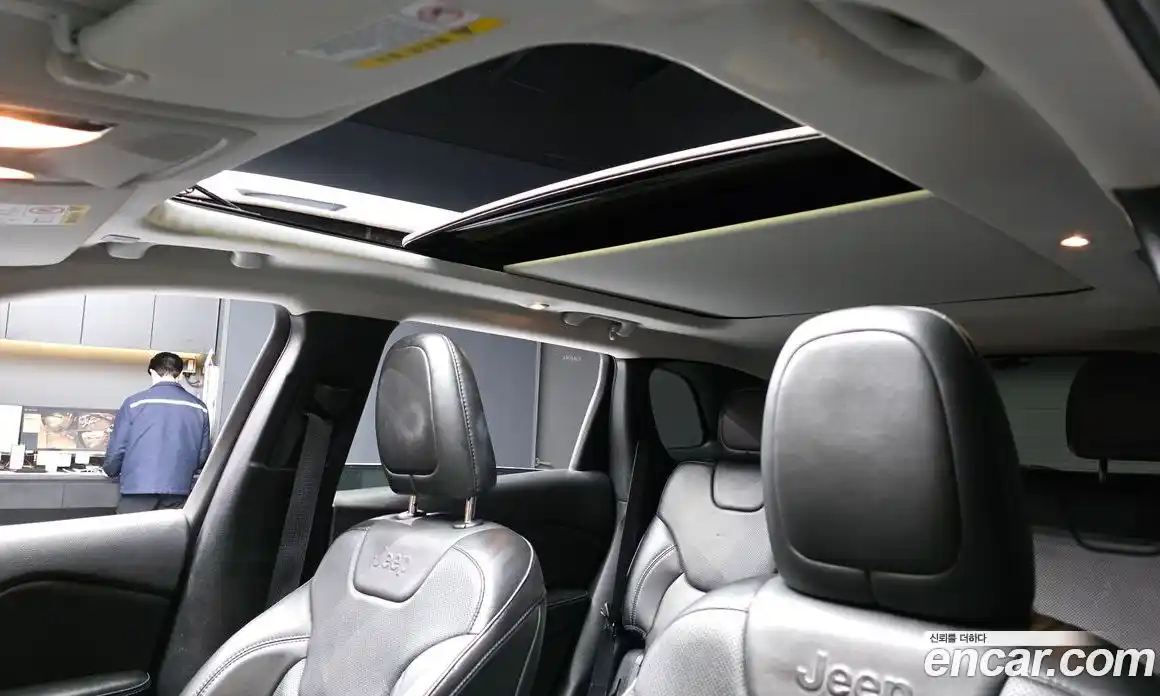 Jeep Cherokee 2019 2.4 Автомат в Москве № 232735, фото 13