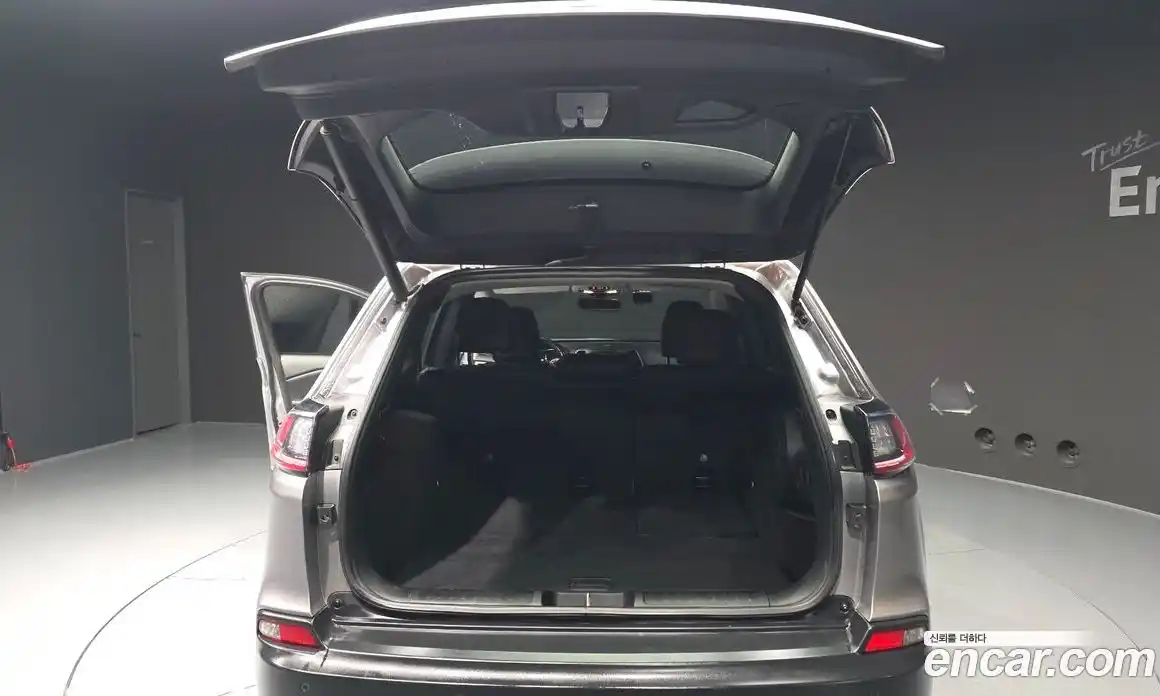 Jeep Cherokee 2019 2.4 Автомат в Москве № 232735, фото 15