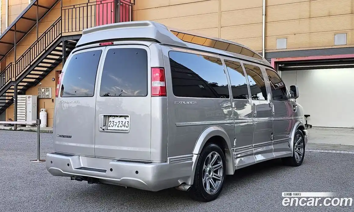 Chevrolet Express Van 2019 6.0 Автомат в Москве № 235233, фото 2