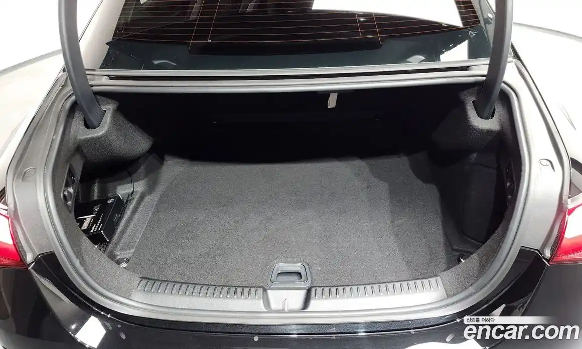 Mercedes-Benz E-Class 2025 2.0 Автомат в Москве № 237987, фото 20