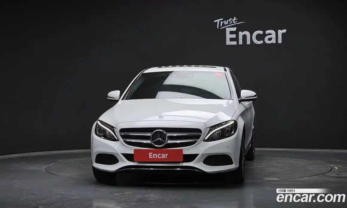 Mercedes-Benz C-Class 2018 2.0 Автомат в Москве № 239652, фото 1