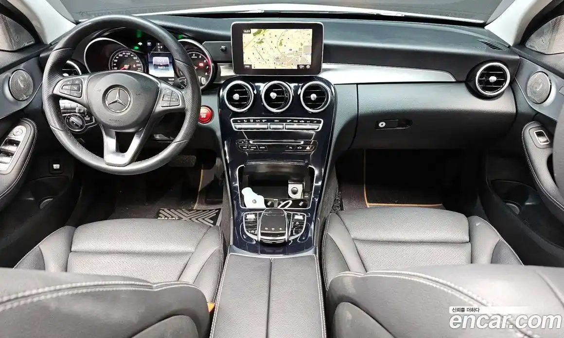 Mercedes-Benz C-Class 2018 2.0 Автомат в Москве № 239652, фото 12