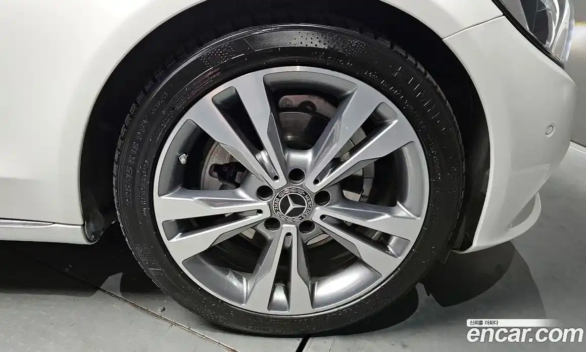 Mercedes-Benz C-Class 2018 2.0 Автомат в Москве № 239652, фото 13