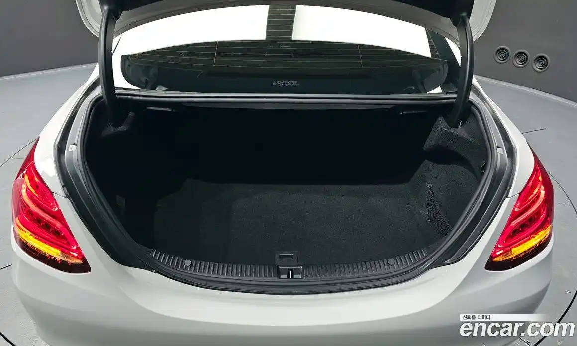 Mercedes-Benz C-Class 2018 2.0 Автомат в Москве № 239652, фото 3