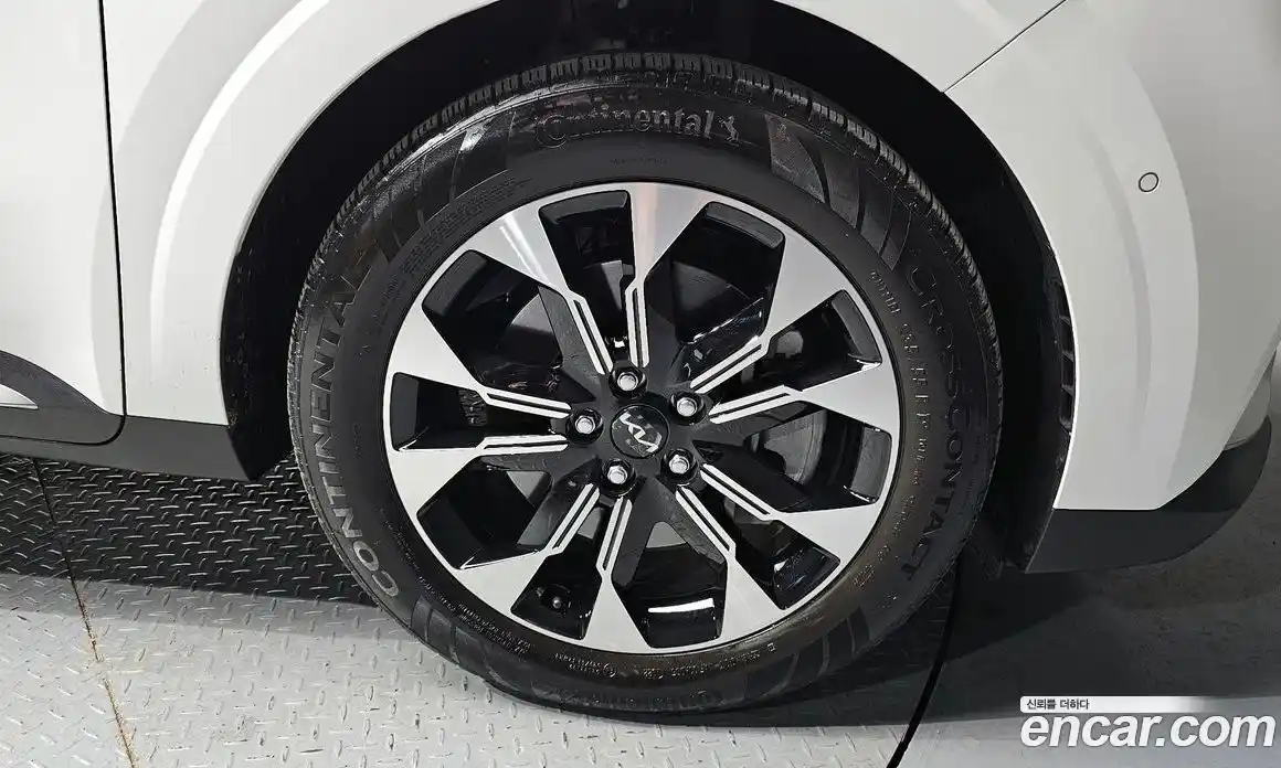 Kia Canival 2023 3.5 Автомат в Москве № 248271, фото 13