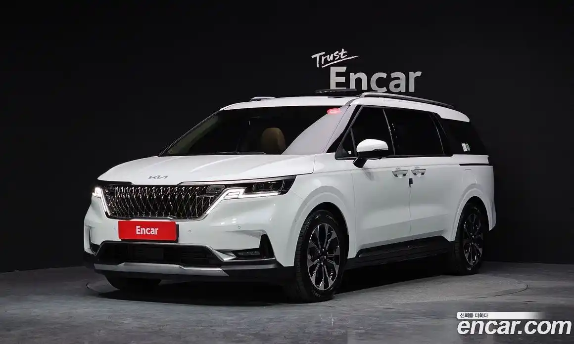 Kia Canival 2023 3.5 Автомат в Москве № 248271, фото 17