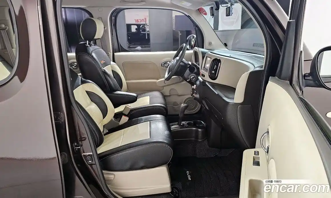 Nissan Cube 2011 1.8 Автомат в Москве № 285051, фото 17