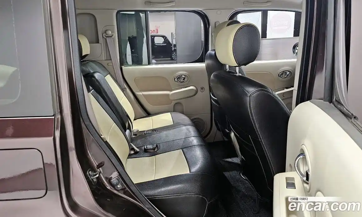 Nissan Cube 2011 1.8 Автомат в Москве № 285051, фото 9