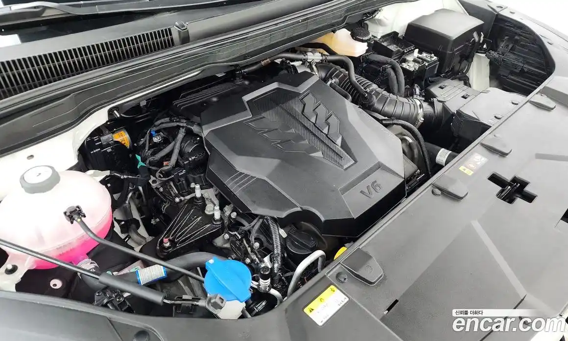 Kia Canival 2023 3.5 Автомат в Москве № 287024, фото 1